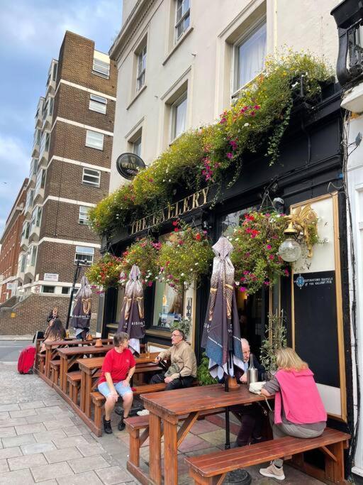 Amazing Near Tube Station Appartamento *