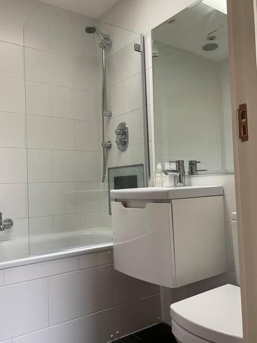 Amazing Near Tube Station Appartamento Londra